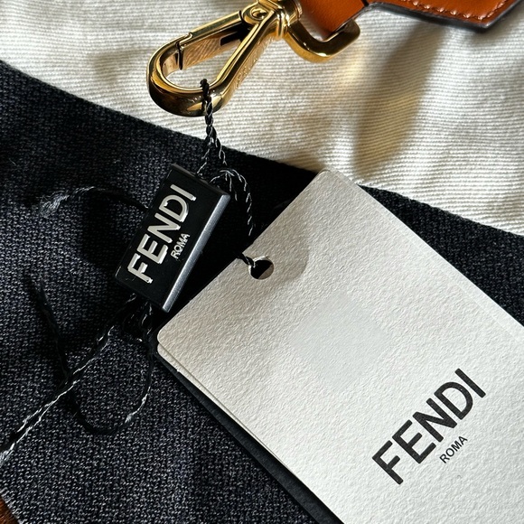Fendi signature b/w checkered adjustable shoulder strap Brand New with receipt - Picture 7 of 16